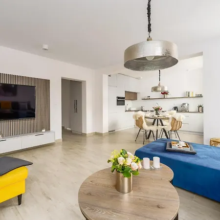 Lighthouse - Kasprowicza 100 Kołobrzeg